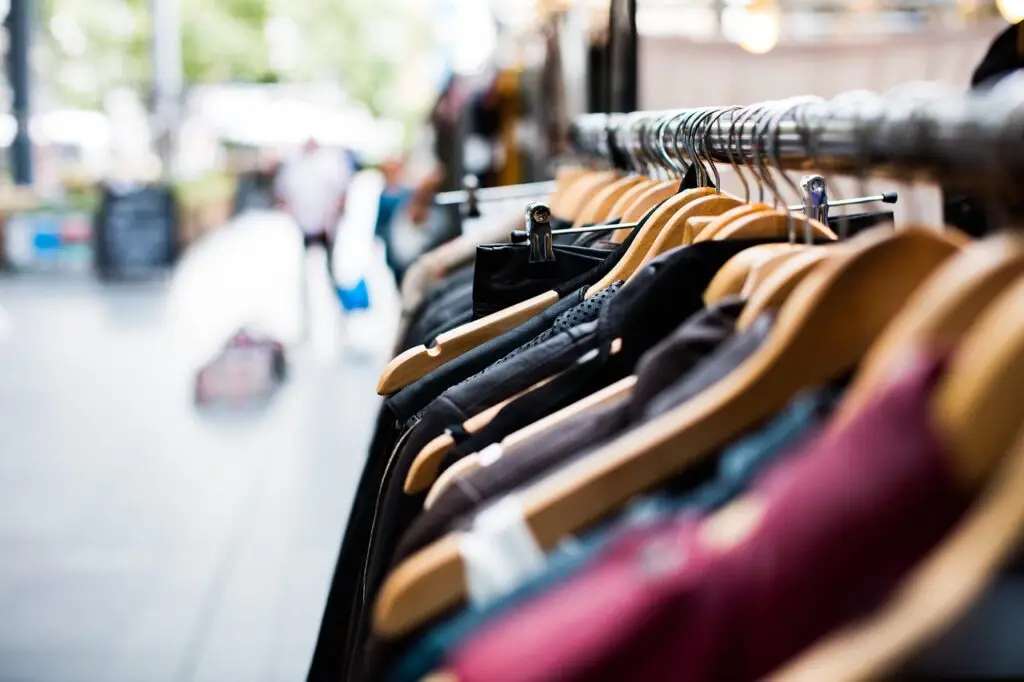 Bedrijfsafval hangers, clothing, shopping, market, jacket, rack, shirt, shop, wear, clothing shop, clothing store, clothing, clothing, clothing, clothing, shopping, shopping, shopping, shopping, shopping, shop